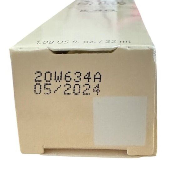 It Cosmetics CC+ Nude Glow Medium Coverage Skin Tint SPF40 NEUTRAL MEDIUM 1.08oz - Picture 8 of 9